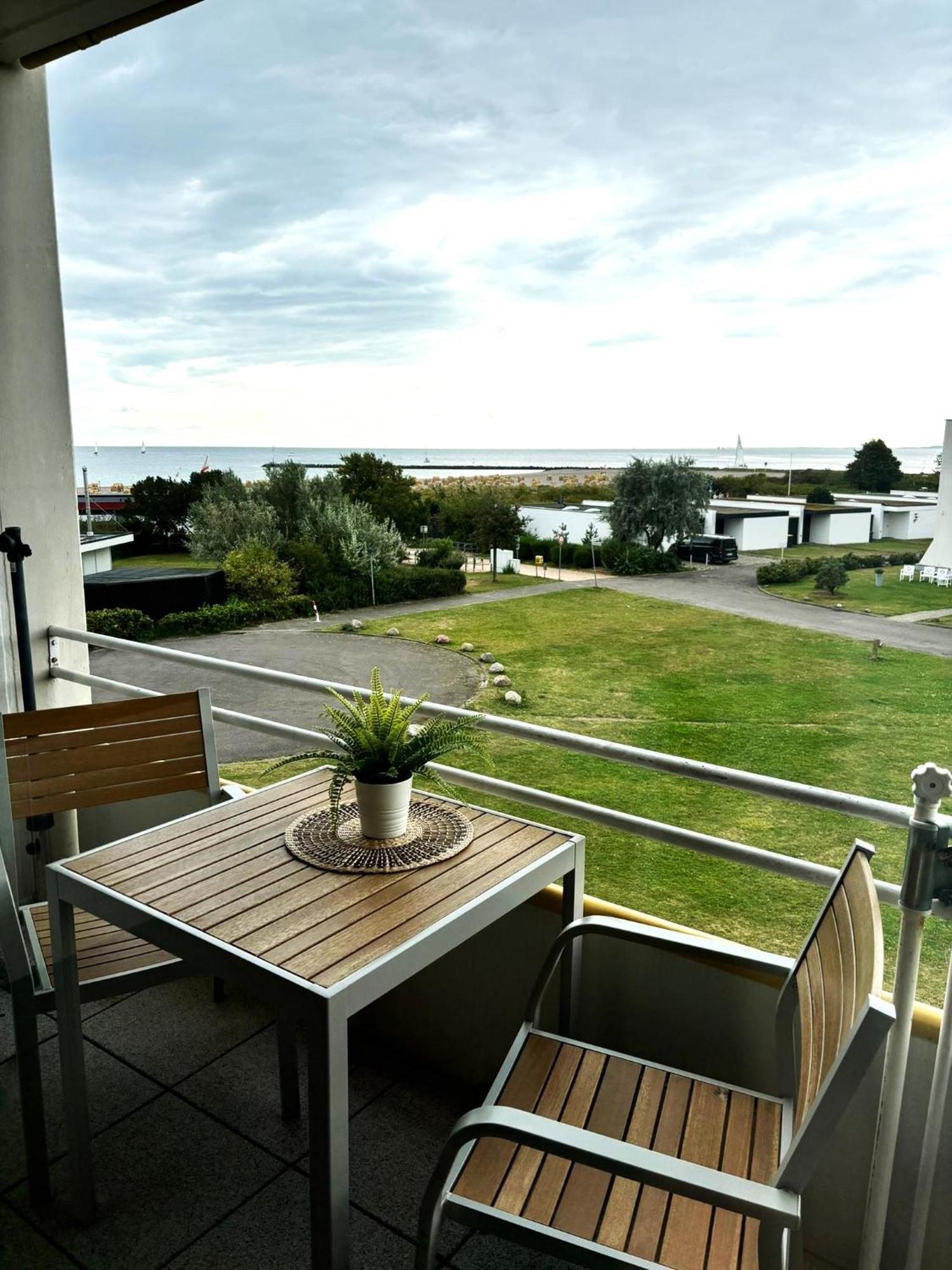 Quartier Suedstrand - Ferienwohnung Mit Meerblick Fehmarn Exterior foto